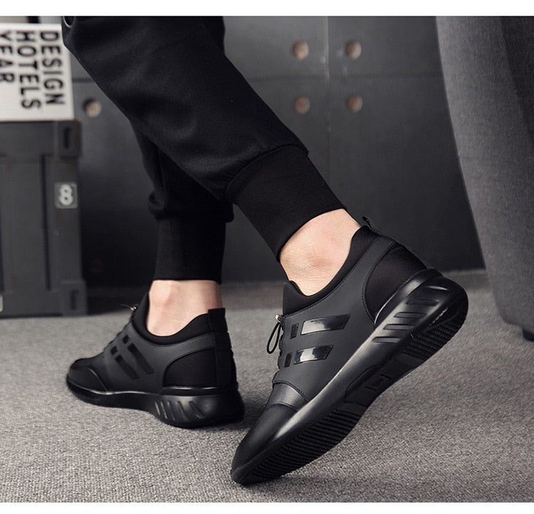 "Orthopädischer Herrenschuh, hochwertiges Leder, komfortabel, stilvoll, elegante Schnürung, atmungsaktiv, gedämpfte Sohle"