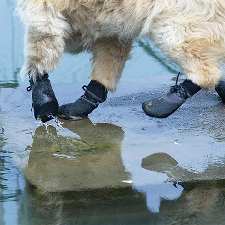 "Outdoor Hundeschuhe, wasserdicht und rutschfest, mit atmungsaktivem Design und verstellbaren Riemen für optimalen Pfotenschu
