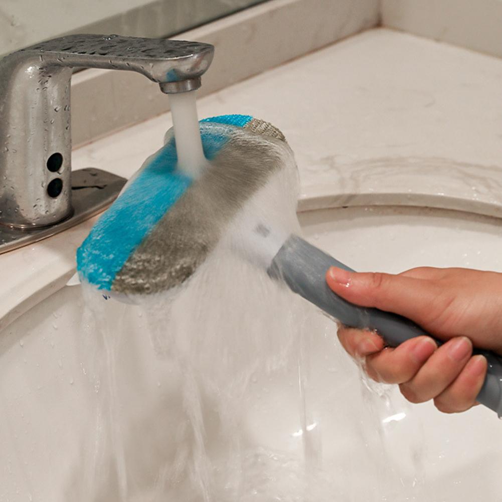Image showcasing the ergonomic design of a pet hair remover, ideal for comfortable and quick fur cleanup