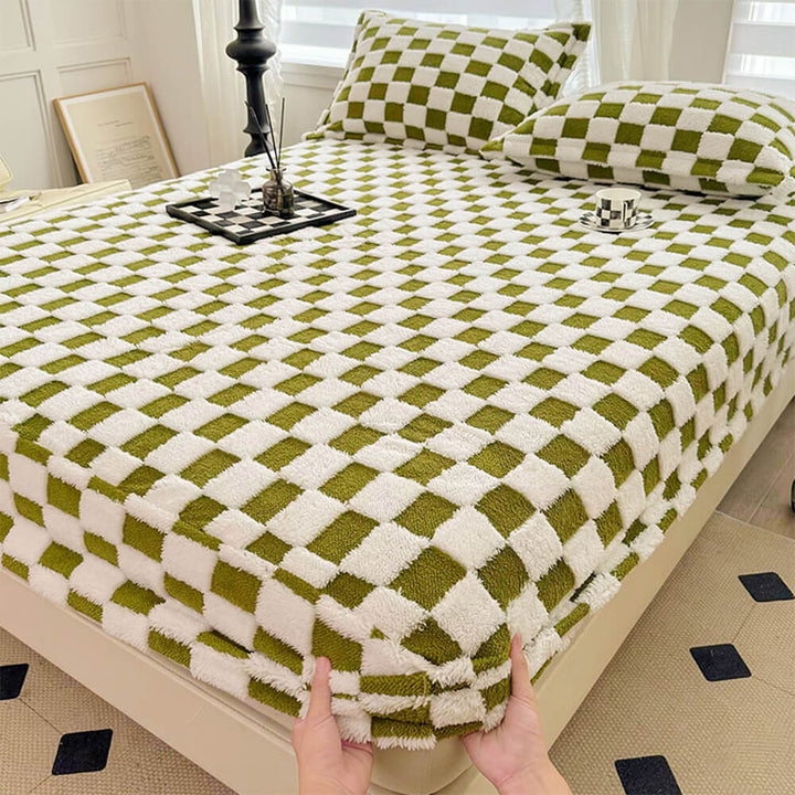Unisex checkerboard pattern fitted sheet, plush milk velvet material ensures cozy and comfortable sleep