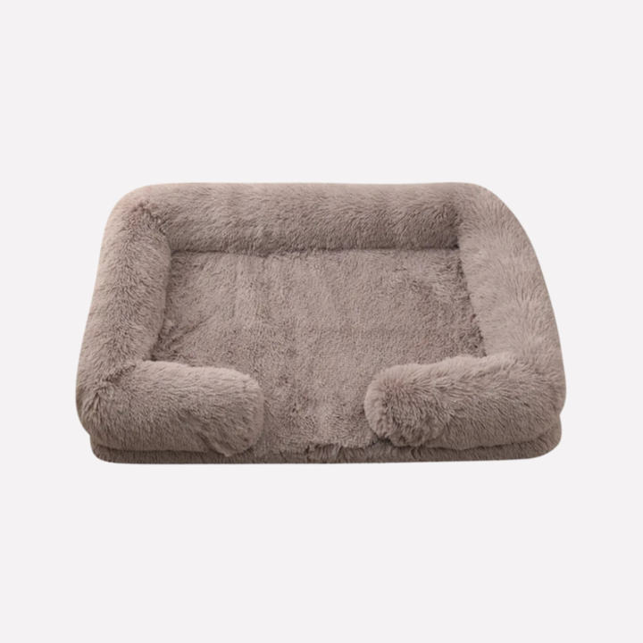Pet bed close-up: plush fabric and non-slip detail for warmth