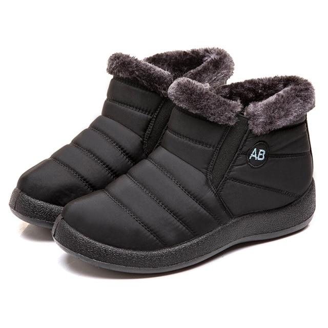 Durable women's fall boots, cozy and ideal for everyday casual style.