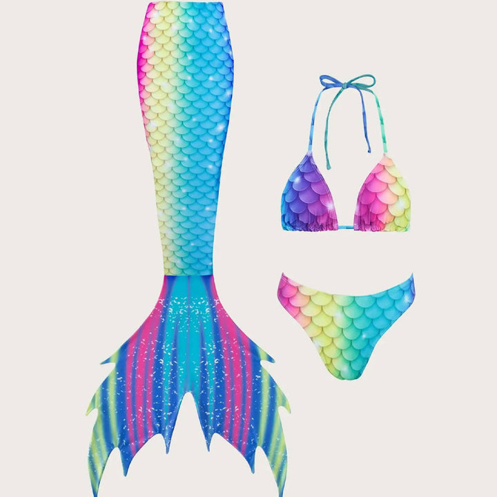 "Regenbogenfarbener Meerjungfrauenschwanz Bikini, dreiteilig, frecher Brazilian-Cut, Vorderansicht, Damen-Bademode"