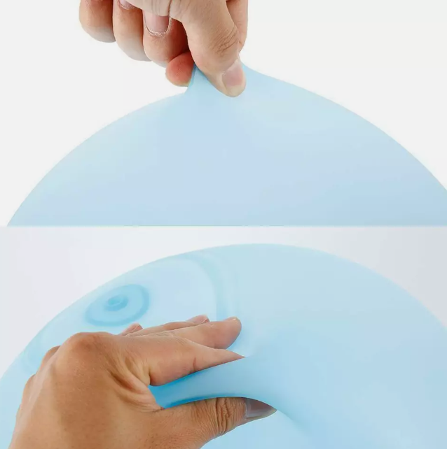 "Riesiger, bunter Bubble-Ball im Freien, ideal für Kinder und Erwachsene, vielseitig einsetzbar."