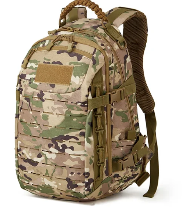 "Robuster taktischer Rucksack in Camouflage, 30-Liter-Stauraum, wasserabweisend, ideal für Camping und Wandern."