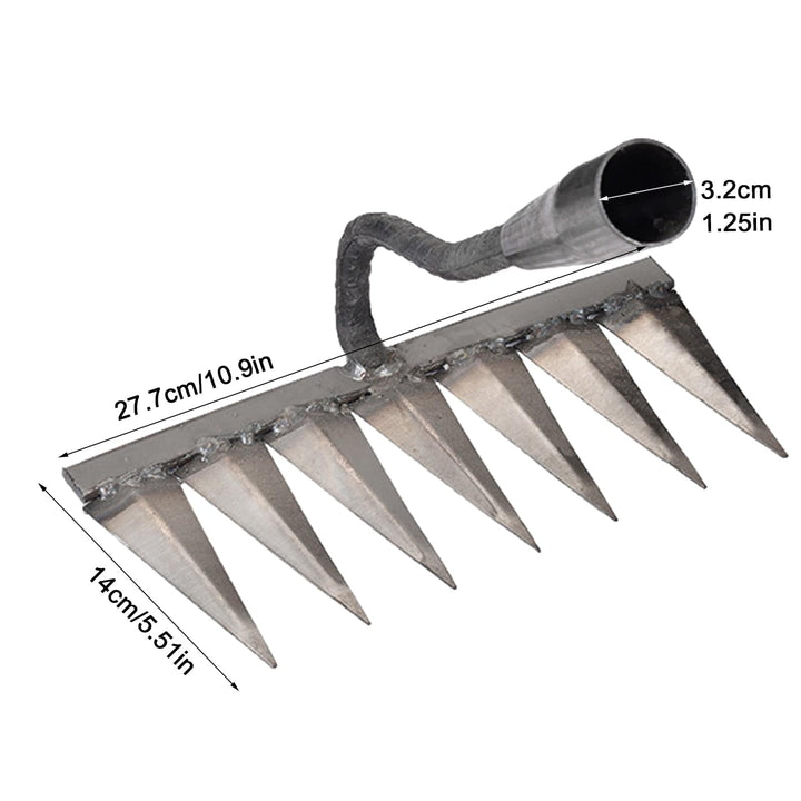 Robuster Unkrautentferner aus Eisen mit scharfen Zähnen, ideal für effektive Gartenpflege und einfaches Unkrautentfernen.