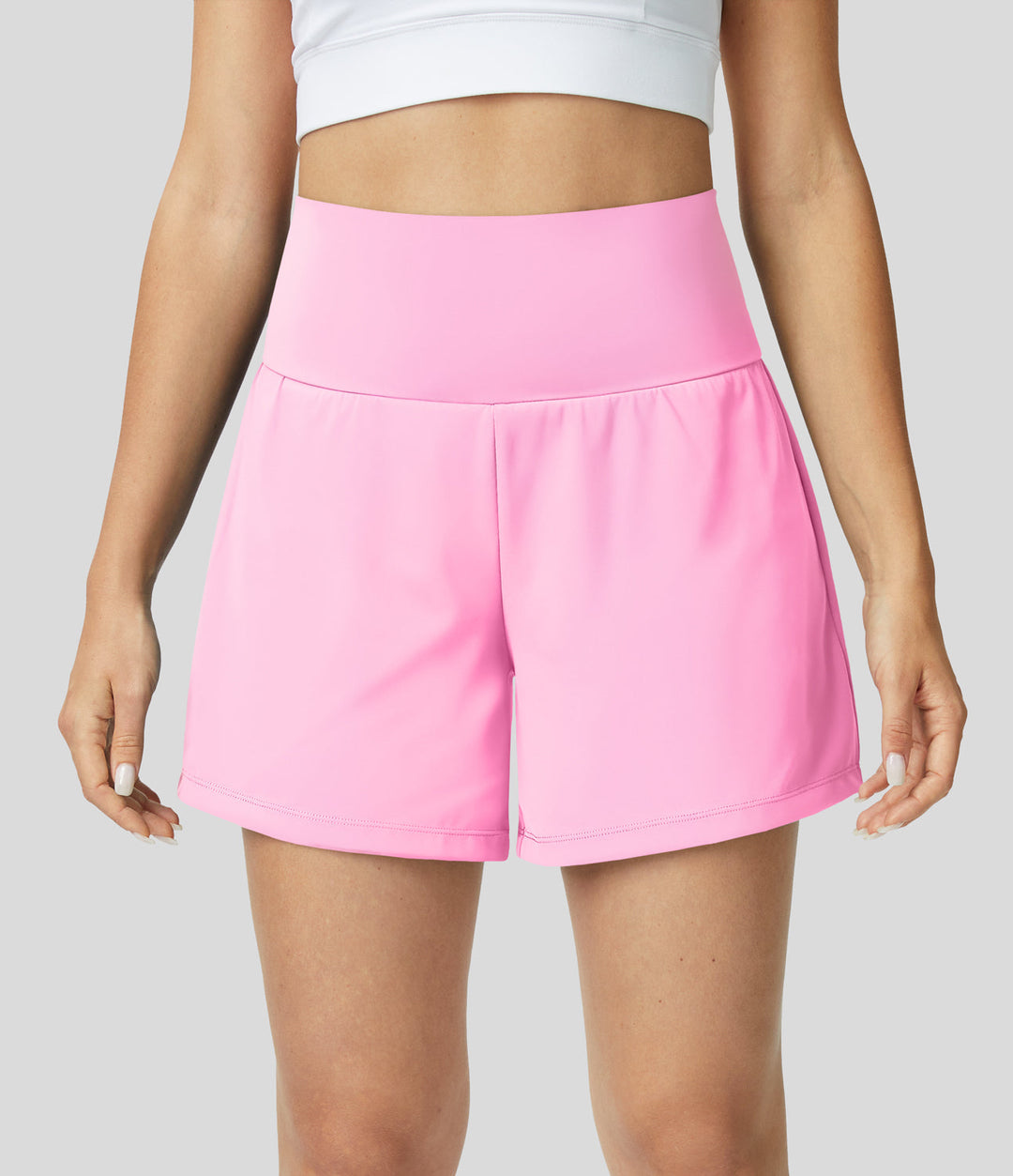 "Schwarze 2-in-1 Damen-Yoga-Shorts mit hoher Taille, atmungsaktivem Material und praktischen Taschen, ideal für Sport."