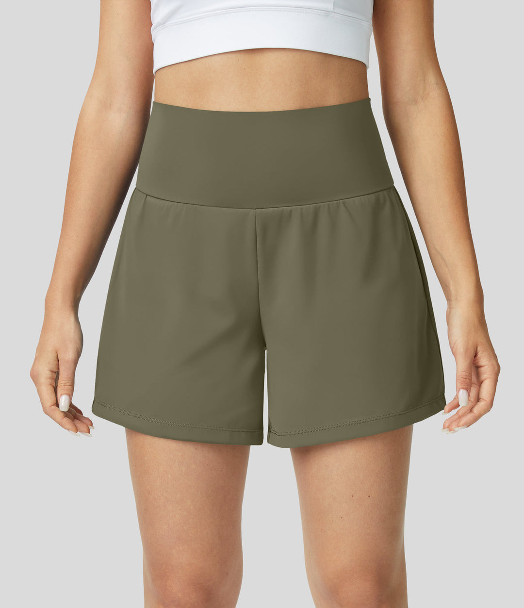 "Schwarze 2-in-1 Damen-Yoga-Shorts mit hoher Taille, atmungsaktivem Material und praktischen Taschen, ideal für Sport."