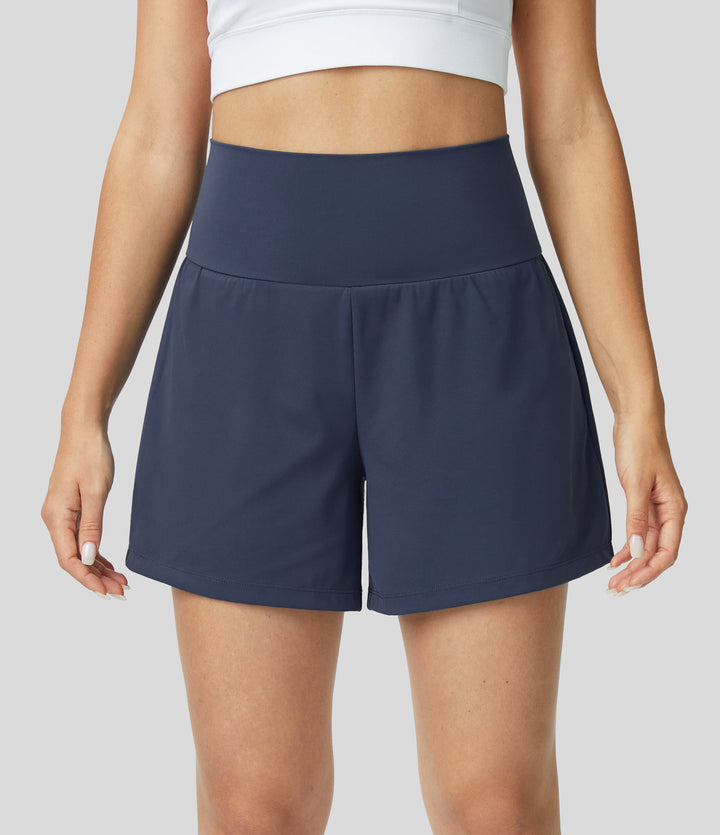 "Schwarze 2-in-1 Damen-Yoga-Shorts mit hoher Taille, atmungsaktivem Material und praktischen Taschen, ideal für Sport."