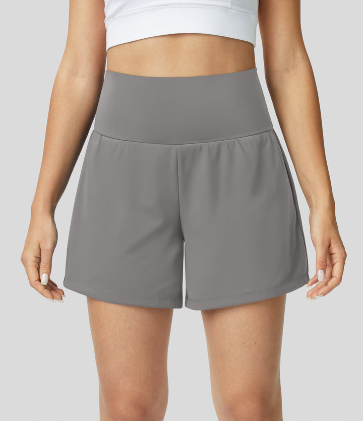 "Schwarze 2-in-1 Damen-Yoga-Shorts mit hoher Taille, atmungsaktivem Material und praktischen Taschen, ideal für Sport."
