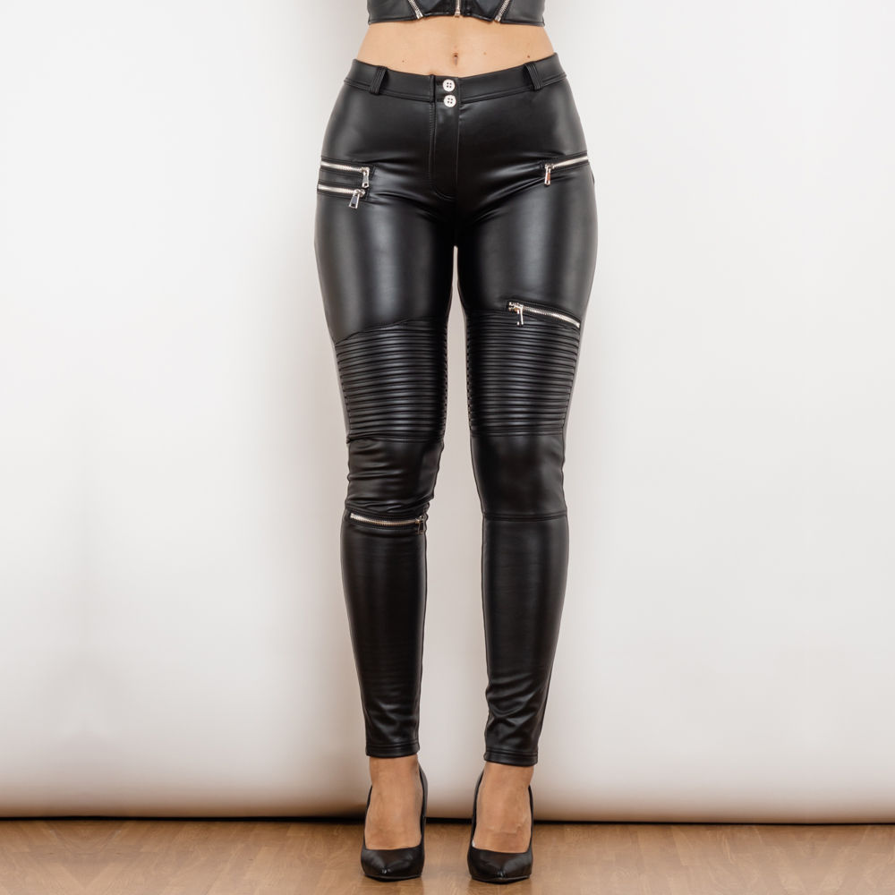 "Schwarze Damen-Leder-Leggings, eng anliegend, feine Materialstruktur, luxuriöse Optik, stilvolle Passform."