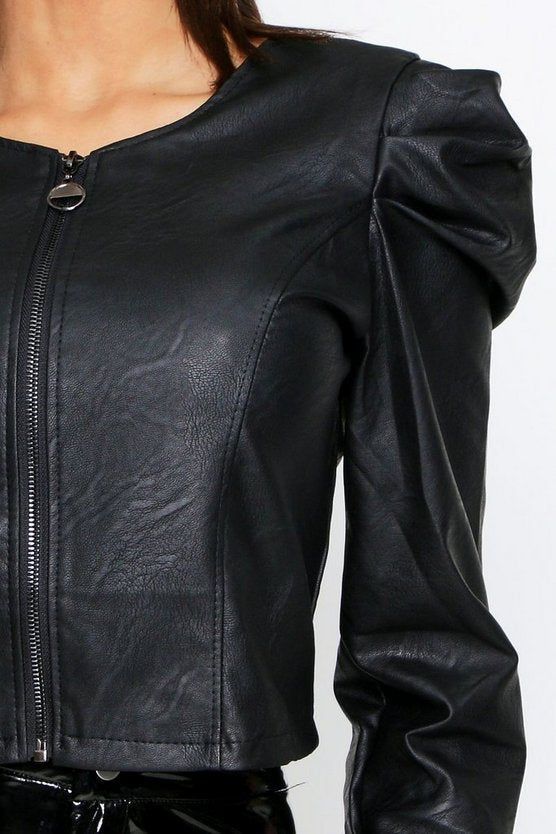 Schwarze Damen Lederjacke aus hochwertigem Leder, elegant und vielseitig einsetzbar, perfekte Passform, zeitloses Design.