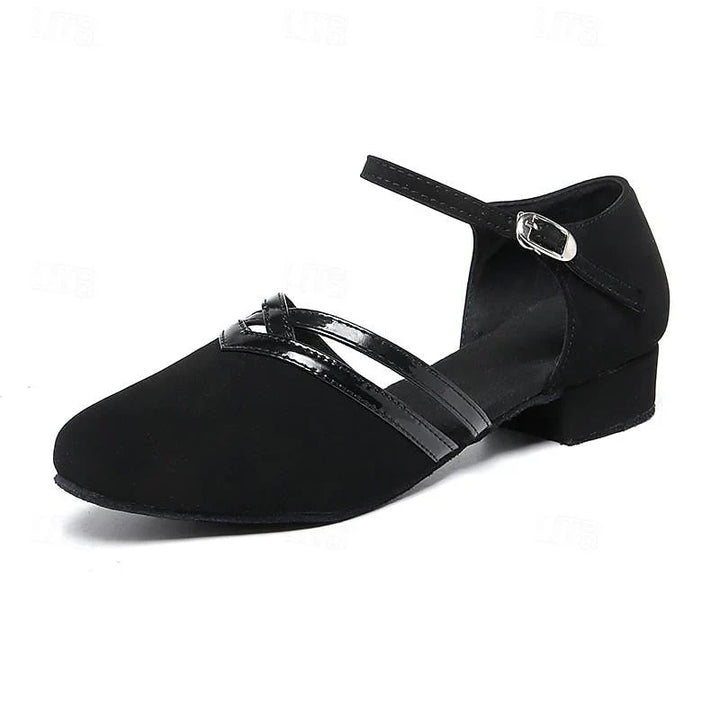 Schwarze Damen Tanzschuhe mit elegantem Design, flexible rutschfeste Sohle und ergonomischer Passform für modernen Tanz.