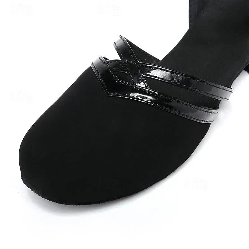 Schwarze Damen Tanzschuhe mit elegantem Design, flexible rutschfeste Sohle und ergonomischer Passform für modernen Tanz.