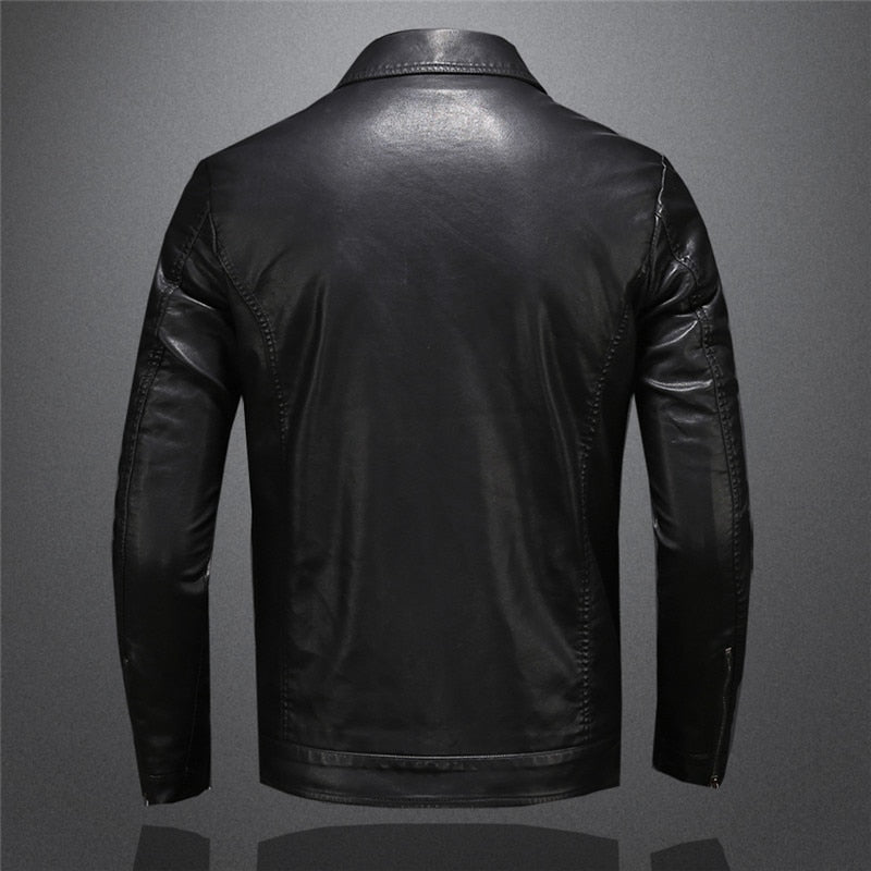 Schwarze Herren Lederjacke mit klassischem Kragen und markantem Reißverschluss, ideal für stilvolle Eleganz.