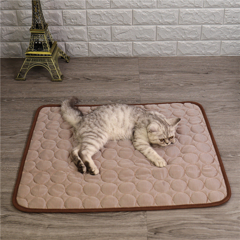 Close-up of innovative cooling gel pet mat surface, durable & easy clean for pets