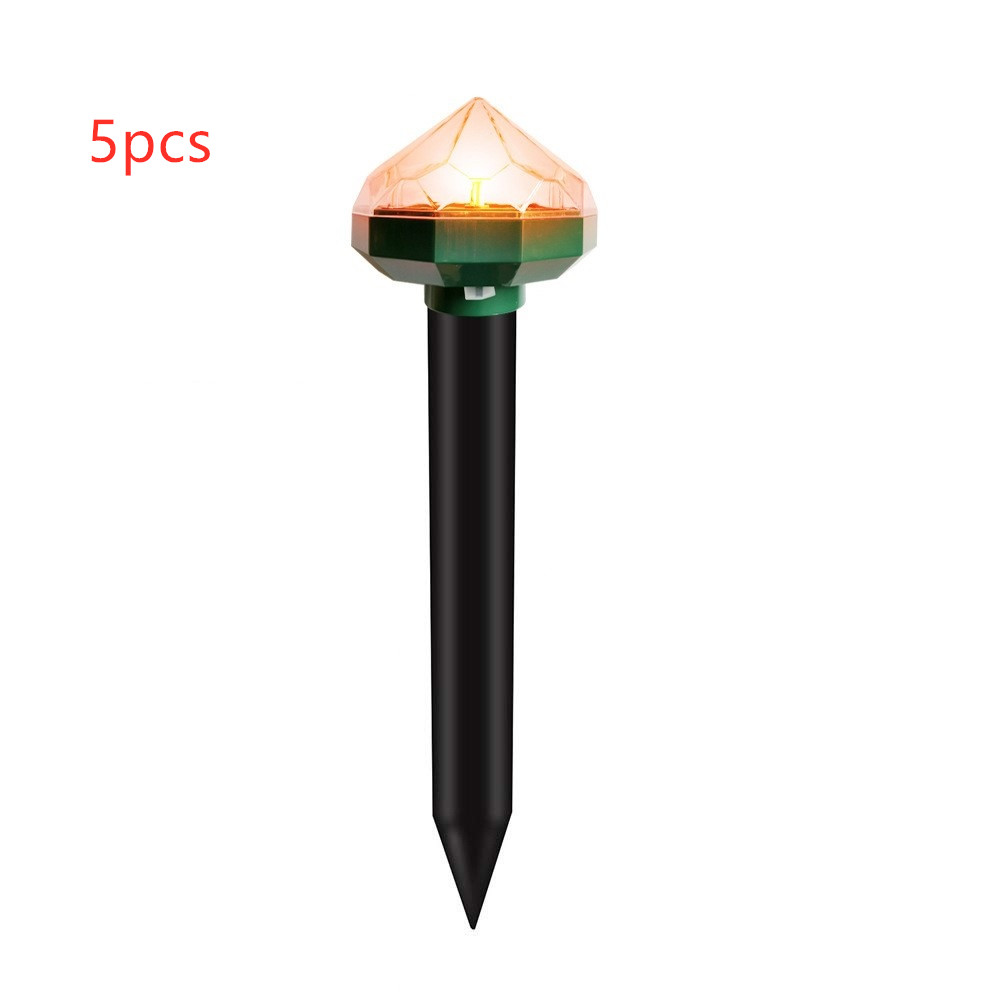 "Solarbetriebener Tiervertreiber für den Garten, wetterfest und umweltfreundlich, schützt vor Nagetieren durch Schallwellen."