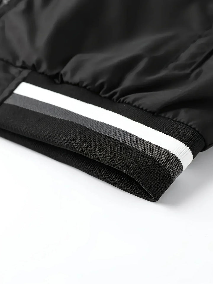 "Sportliche Herren Übergangsjacke, vielseitig, komfortabel, klassisches Design, mit Taschen und stilvollem Kragen."