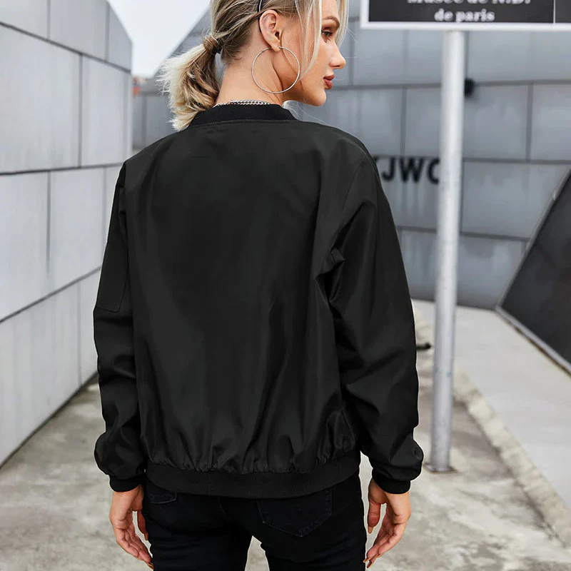 "Stilvolle langärmlige Damen-Bomberjacke mit Reißverschluss, gerippten Bündchen und schlanker Silhouette, ideal für den Allta