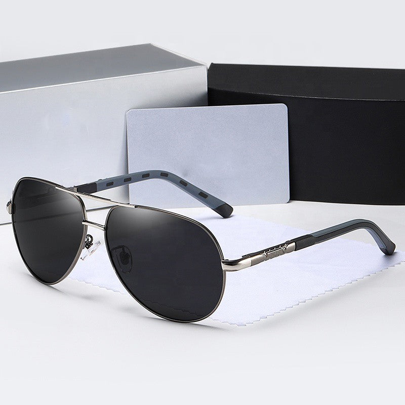 "Stilvolle polarisierte UV400 Piloten-Sonnenbrille mit Edelstahlrahmen für Männer, klassisches Design."