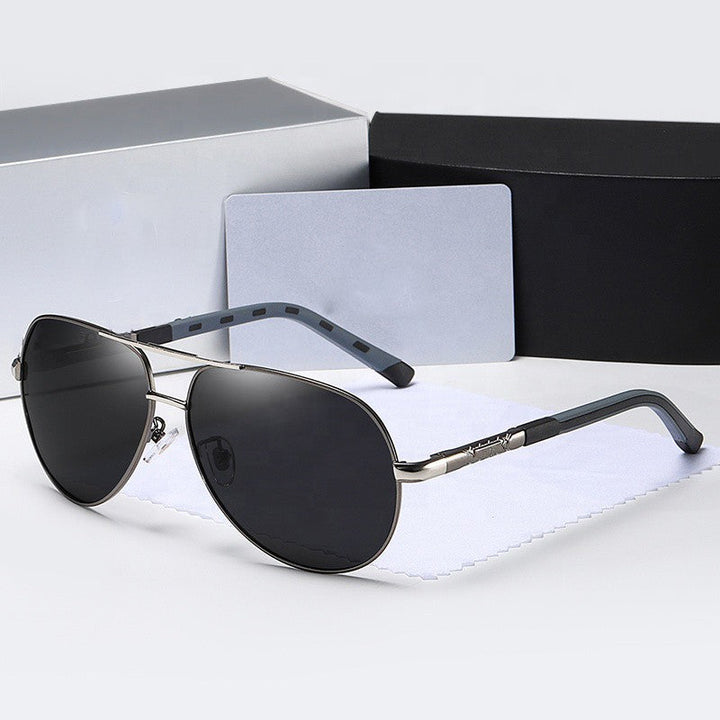 "Stilvolle polarisierte UV400 Piloten-Sonnenbrille mit Edelstahlrahmen für Männer, klassisches Design."