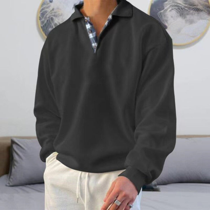 "Stilvoller, atmungsaktiver Herren Pullover in Blau mit V-Ausschnitt und langen Ärmeln, ideal für modernen Sommerlook."