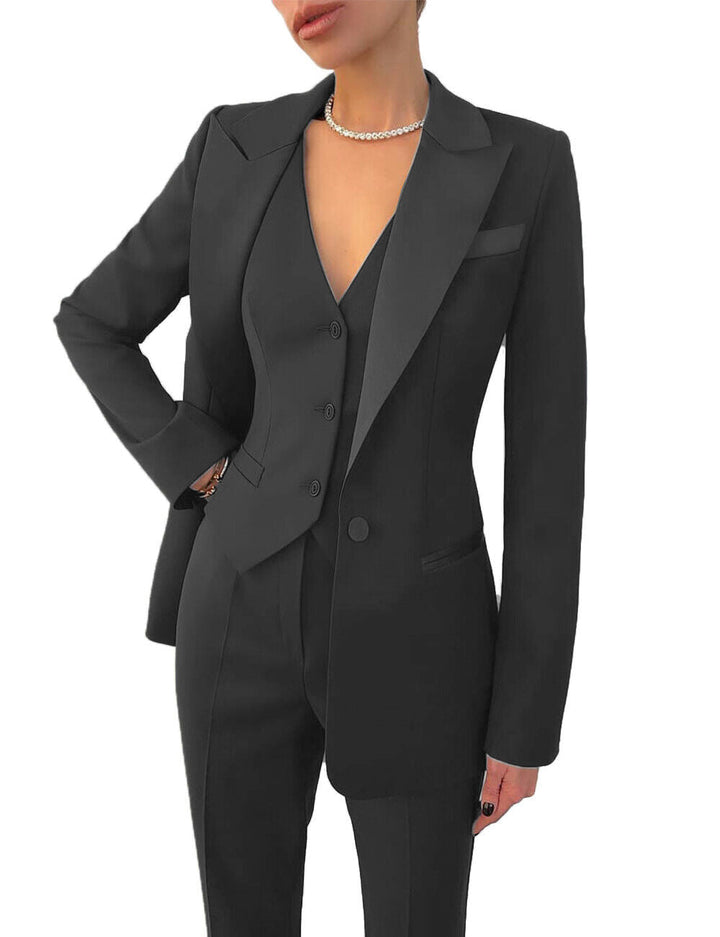 Stilvoller Damen 3-Teiler Hosenanzug in Grau, bestehend aus Blazer, Hose & Weste; perfekt für den Business-Look.