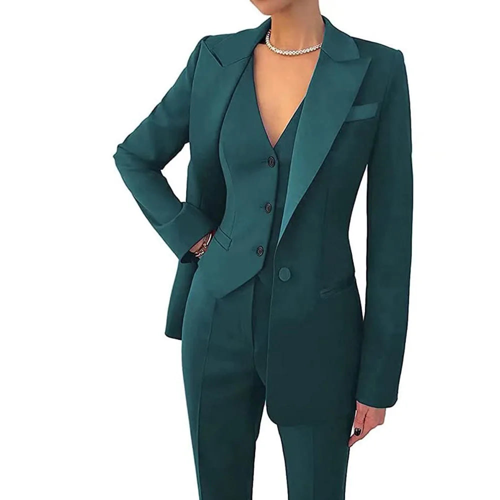 Stilvoller Damen 3-Teiler Hosenanzug in Grau, bestehend aus Blazer, Hose & Weste; perfekt für den Business-Look.
