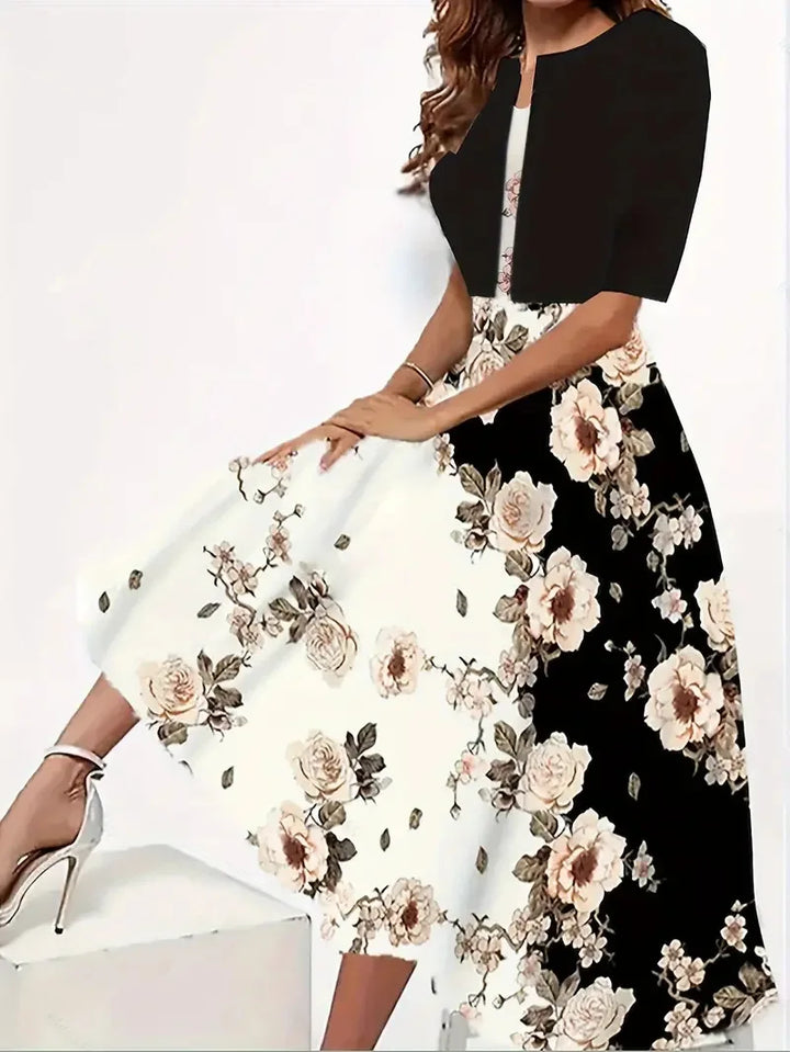 Stilvolles Damen Midi-Sommerkleid, hellblau, mit elegantem sandfarbenem Blazer für vielseitige Sommermode.