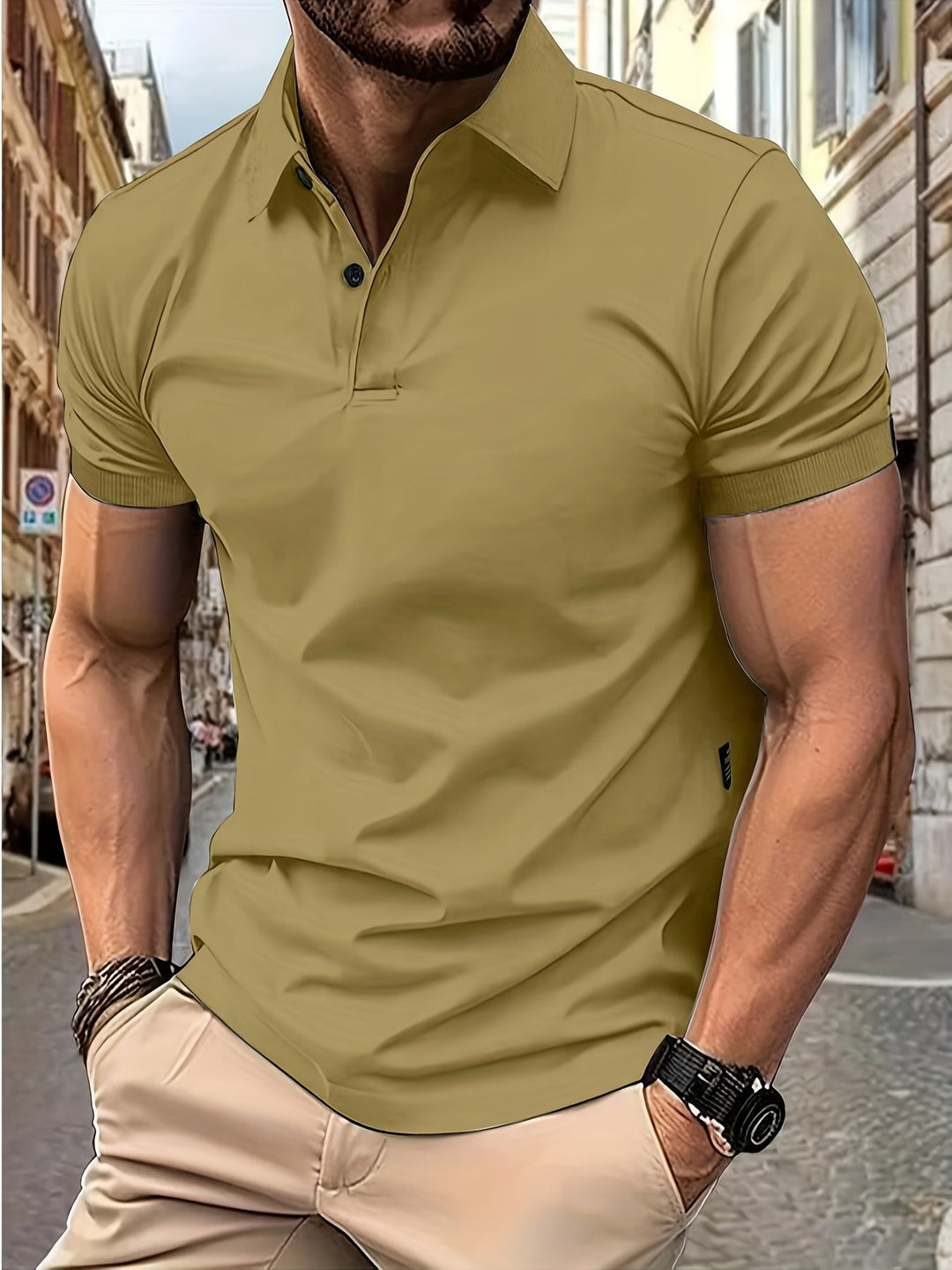 Stilvolles Herren-Kurzarm-Poloshirt mit schmalem Kragen und eleganter Passform, perfekt für Freizeit und Büro.