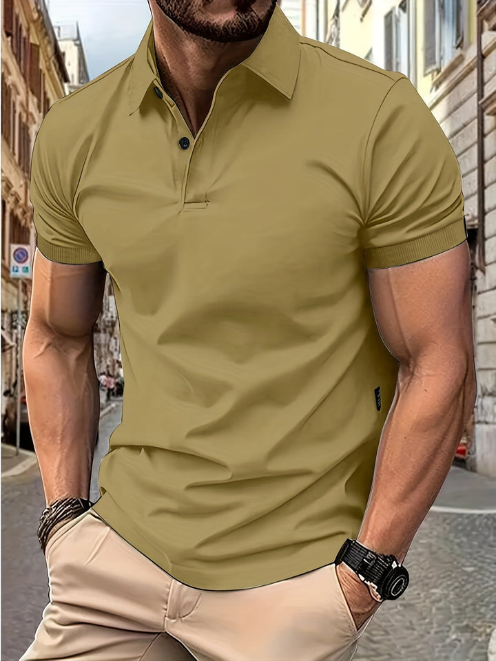 Stilvolles Herren-Kurzarm-Poloshirt mit schmalem Kragen und eleganter Passform, perfekt für Freizeit und Büro.