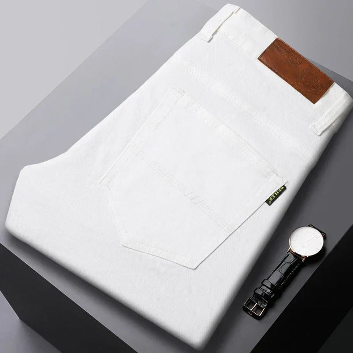 "Stylische Herren Slim Fit Jeans, blaue Denim-Hose, figurbetont mit klassischen Taschen, für modische und komfortable Outfits