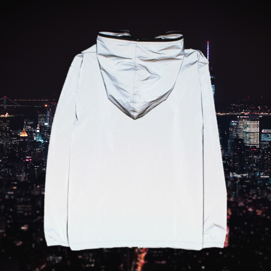 "Stylische reflektierende Manteljacke in Erdtönen, ideal für alle Jahreszeiten und erhöhte Sichtbarkeit im Dunkeln."