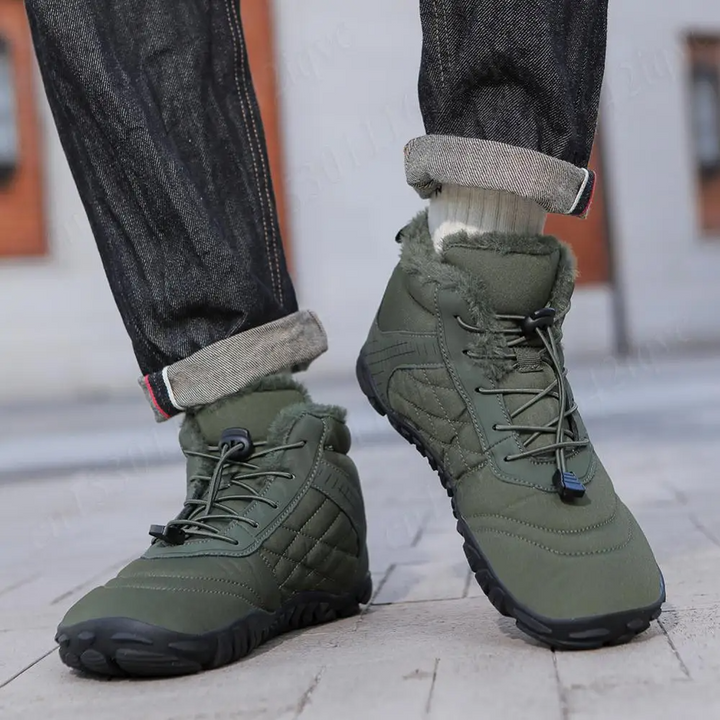 "Stylischer Winter-Barfußschuh, isolierend, rutschfest, in Pink, Schwarz, Rot, Grau, Braun, Khakigrün sichtbar."