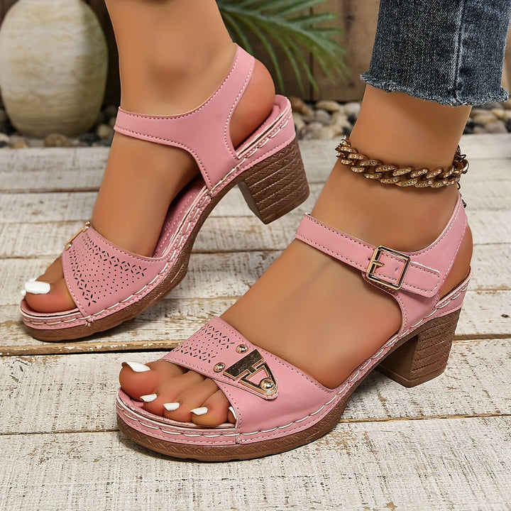 Everyday women's flat sandals, offering comfort & style for any casual occasion.