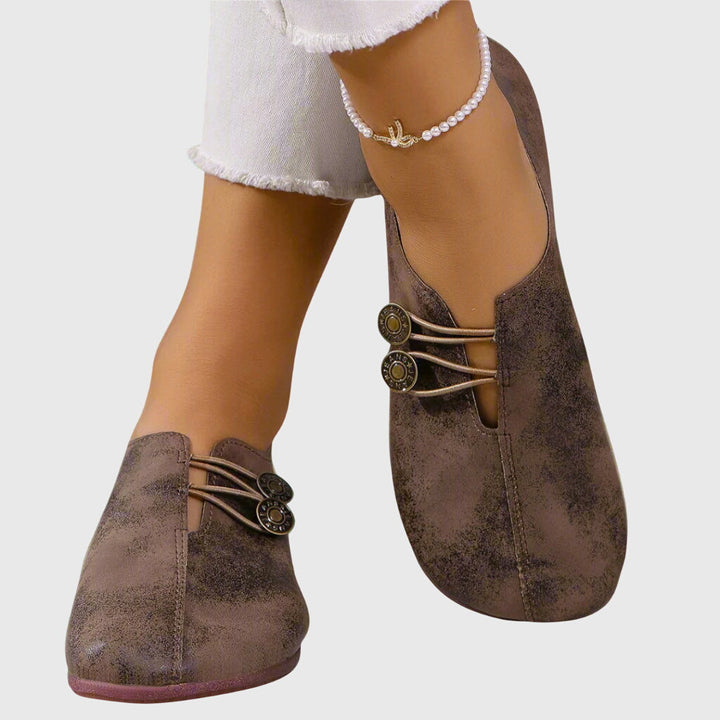 Women's effortless slip-on comfort flats, perfect for summer casual wear.