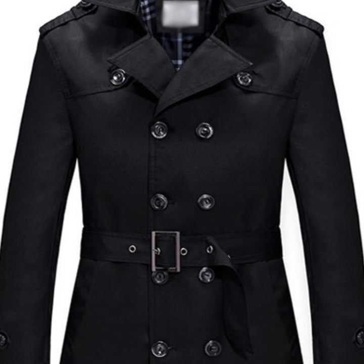 Taillenbetonter Herren-Trenchcoat, zweireihig, mittellang, in Beige, idealer stilvoller Mantel für kühle Tage.