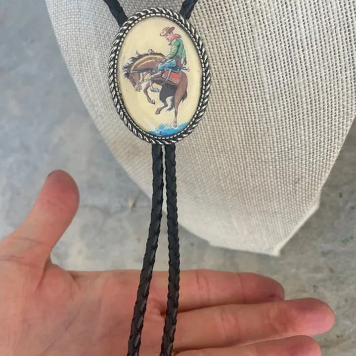 "Unisex Bolo Krawatte mit Banjo Frosch Design; stilvolles Accessoire, verstellbare Lederbänder, moderner Look."