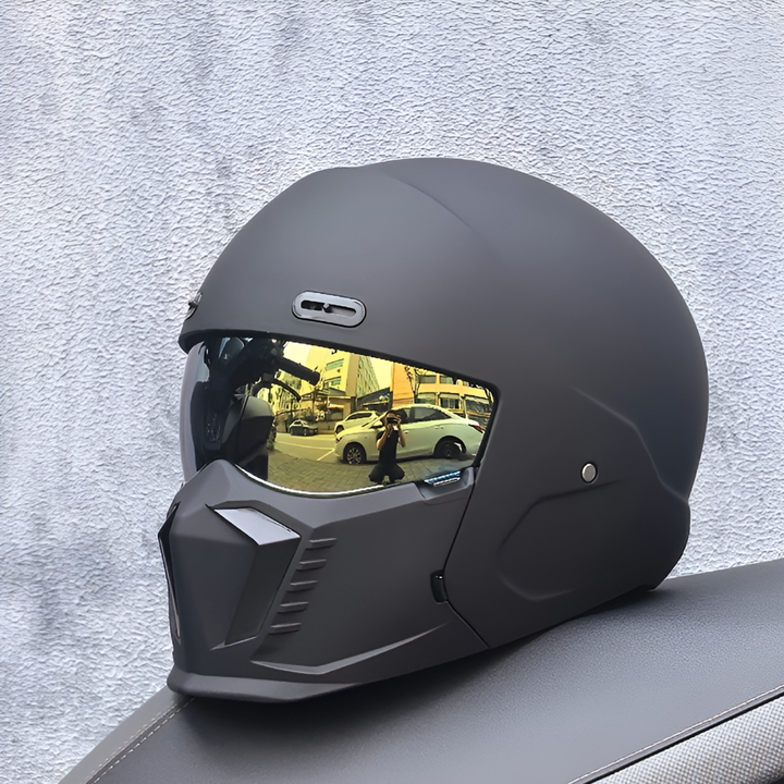 Unisex full face motorcycle helmet for enhanced road protection & comfortable riding.
