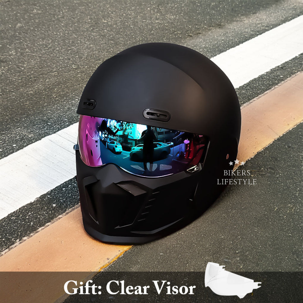 Vintage style unisex full face biker helmet, providing enhanced protection & a comfortable fit.