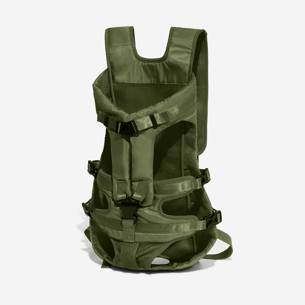 Detail of a pet dog carrier backpack's secure, anti-escape leash clip inside.