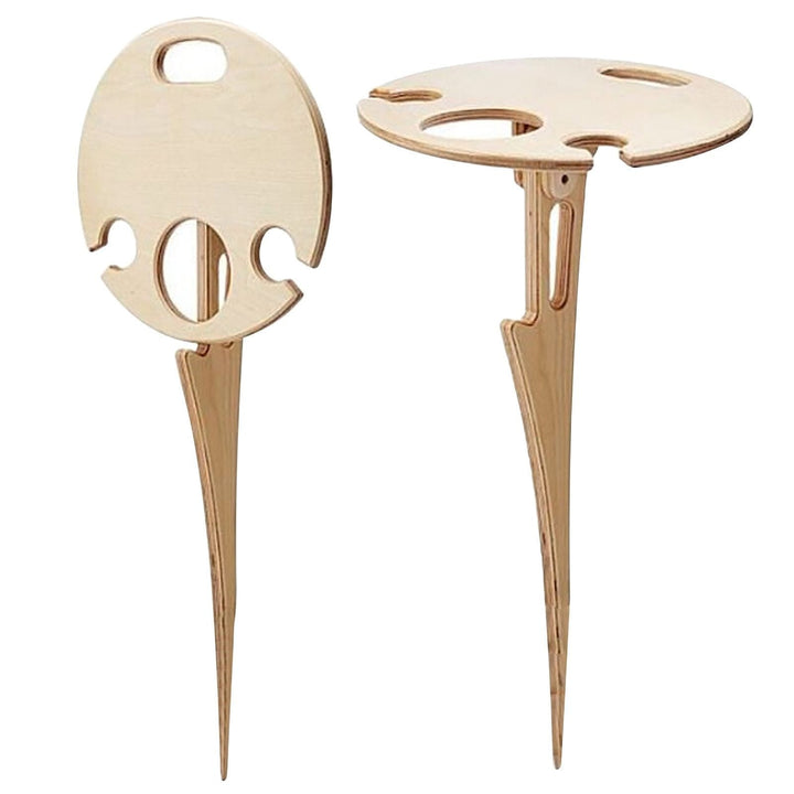 "Variable Weintisch aus Holz, ideal für Picknicks, bietet Platz für Weinflasche, 2 Gläser und Teller im Garten."