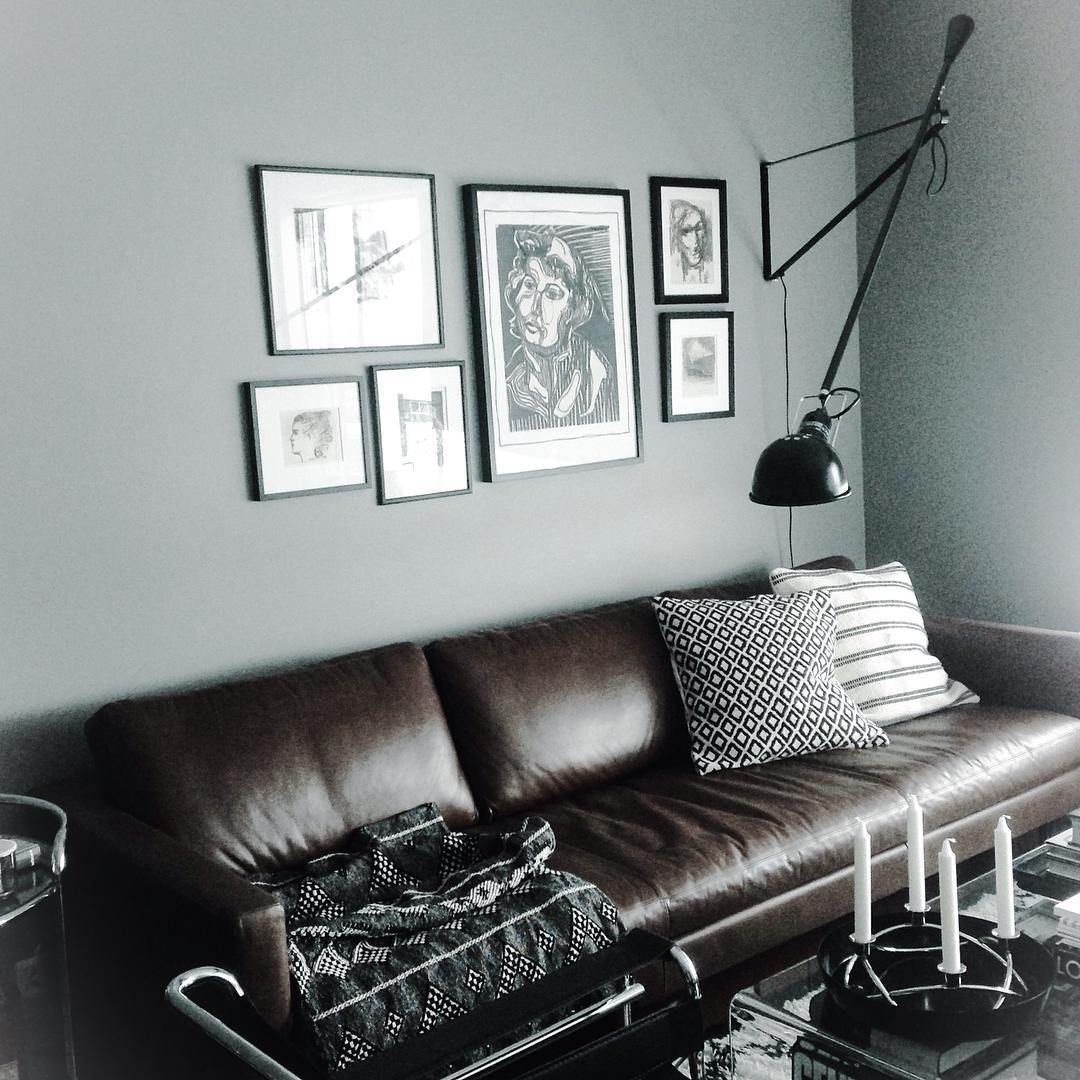 "Verstellbare Wandleuchte 265, industrielle Eleganz, Aluminiumschirm, Metallrahmen, flexible Beleuchtung für Zuhause."