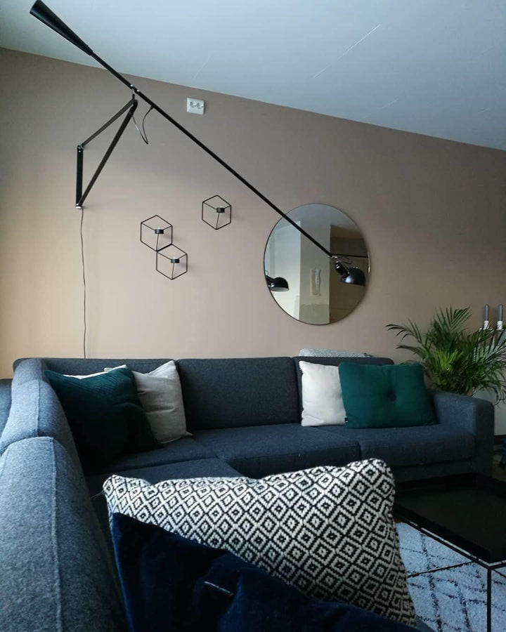 "Verstellbare Wandleuchte 265, industrielle Eleganz, Aluminiumschirm, Metallrahmen, flexible Beleuchtung für Zuhause."