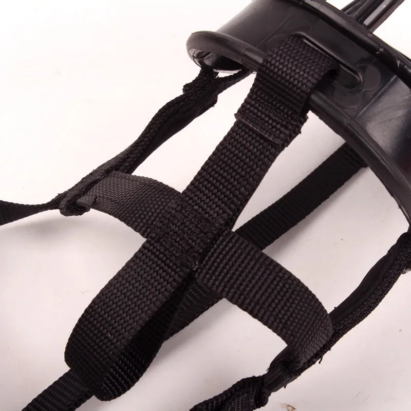 "Verstellbarer Silikon Hundemaulkorb, flexibel, hautfreundlich, für kleine bis große Hunde, ideal gegen Bellen und Beißen."