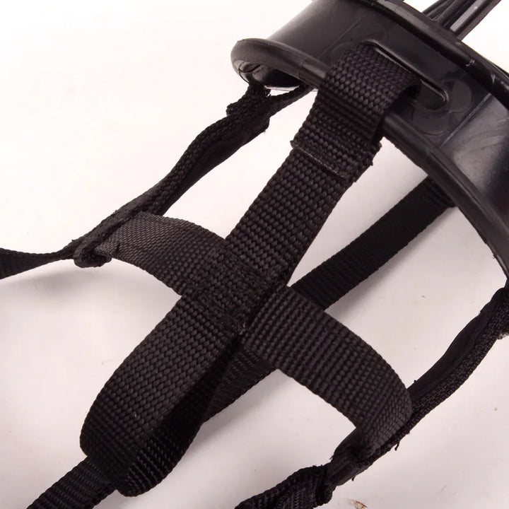 "Verstellbarer Silikon Hundemaulkorb, flexibel, hautfreundlich, für kleine bis große Hunde, ideal gegen Bellen und Beißen."