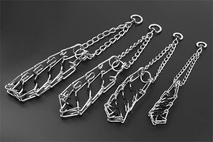 Verstellbares Anti-Zieh Hundehalsband mit gummierten Stiften, komfortables Design für sanftes Hundetraining.