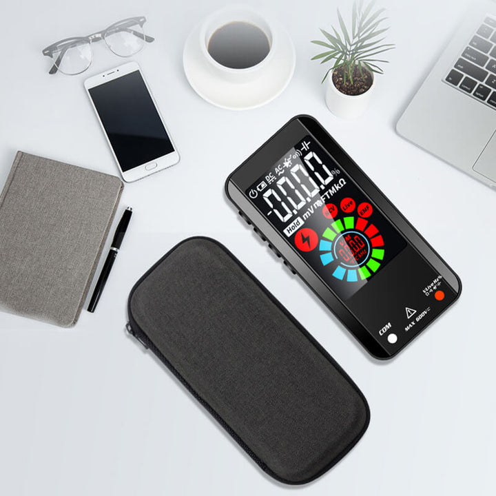 Vollautomatisches Multimeter mit farbigem LCD-Display, kompaktes Design, ideal für präzise Messungen zuhause und unterwegs.