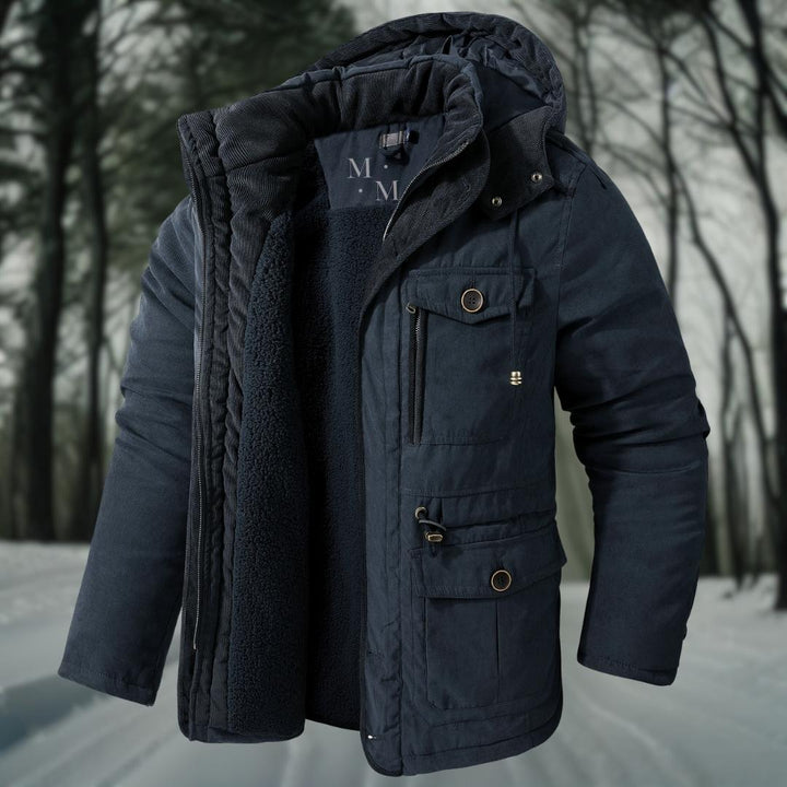 Warme Herren-Winterjacke, wasserdicht, stilvoll, mit modernen Nähten und vielseitigen Taschen, ideal für kalte Wintertage.