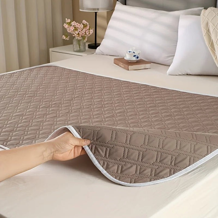 Moisture absorbent pet cushion, grey, with non-slip base for travel